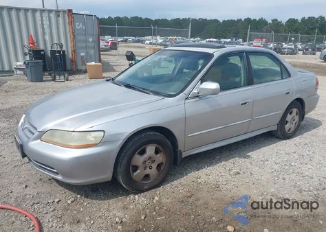 2001 Honda Accord 3.0 Ex from USA, damaged, VIN 1HGCG16561A038220